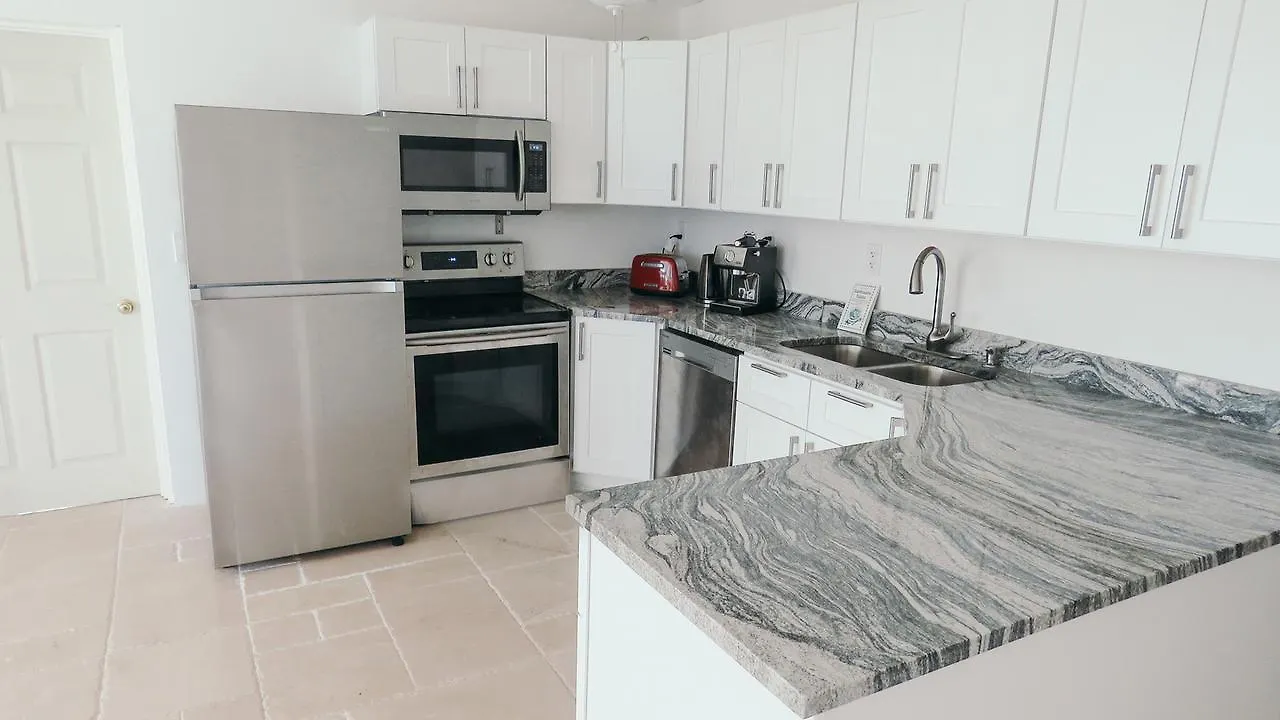 Coral Beachside Daire Bailey Town  Bahamalar